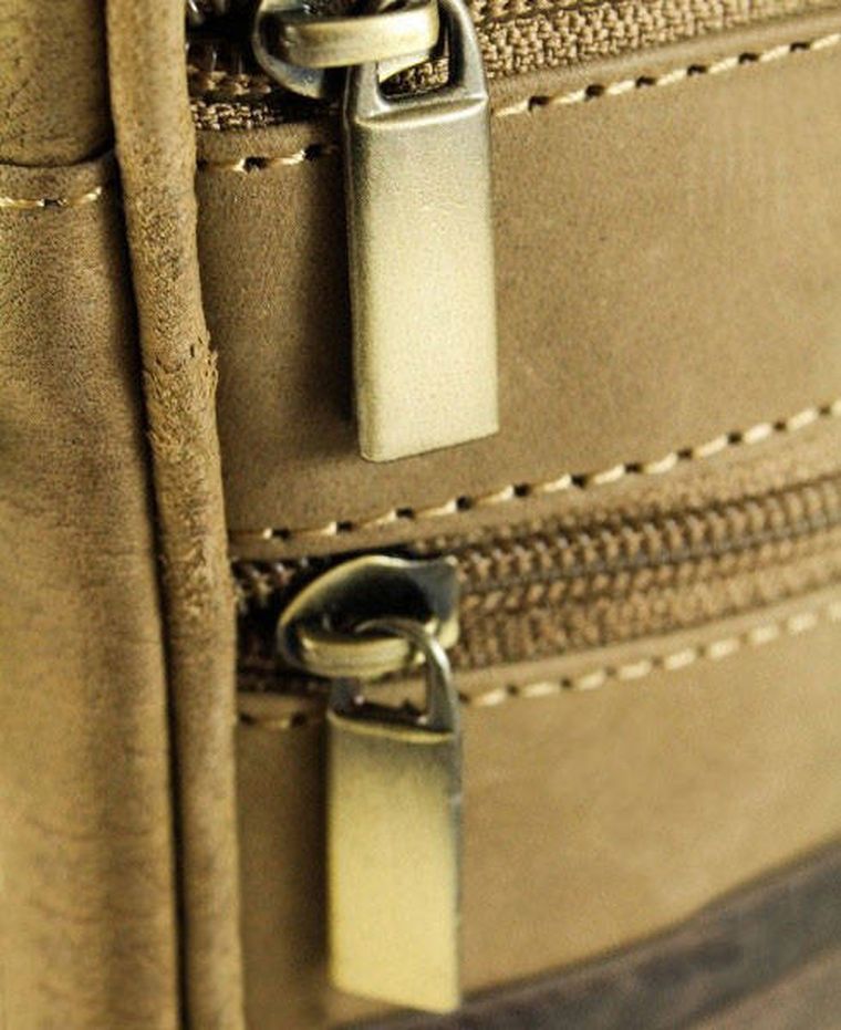 Saszetka męska z nubukowej skóry, ze smyczką, Always Wild