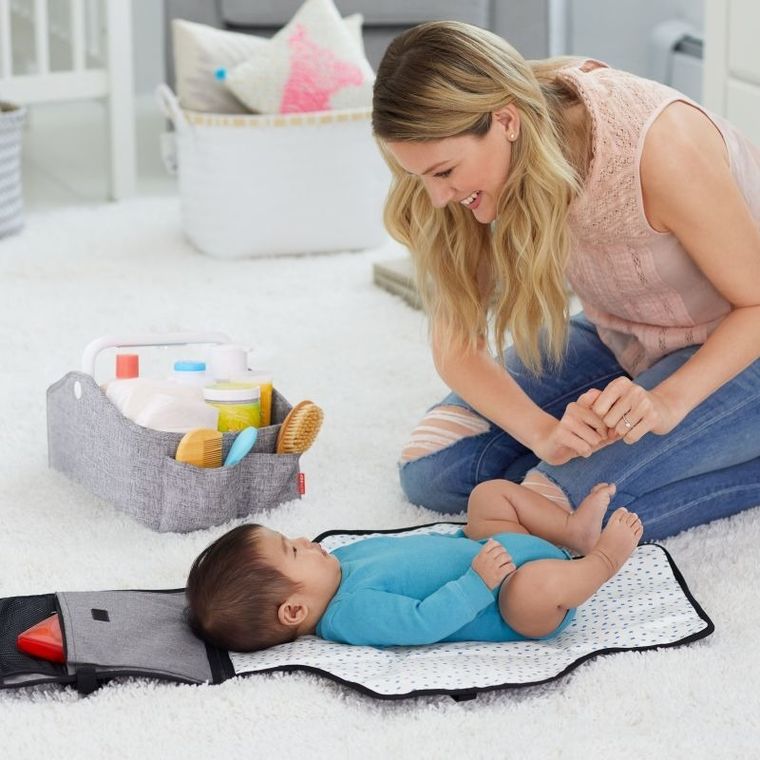 Skip Hop, organizer podróżny z lampką