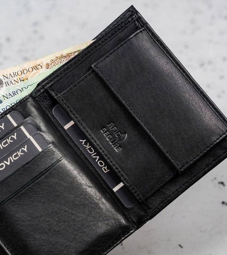 Skórzany portfel męski w średnim rozmiarze, Ronaldo