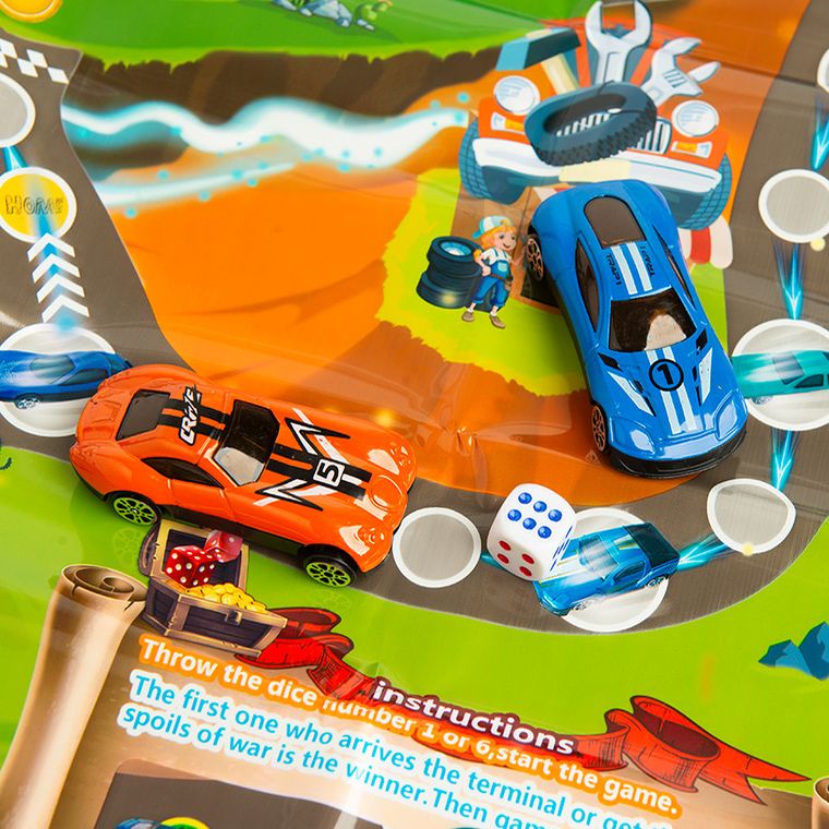 Smiki, Ciężarówka transportowa z samochodami, pojazd i gra planszowa