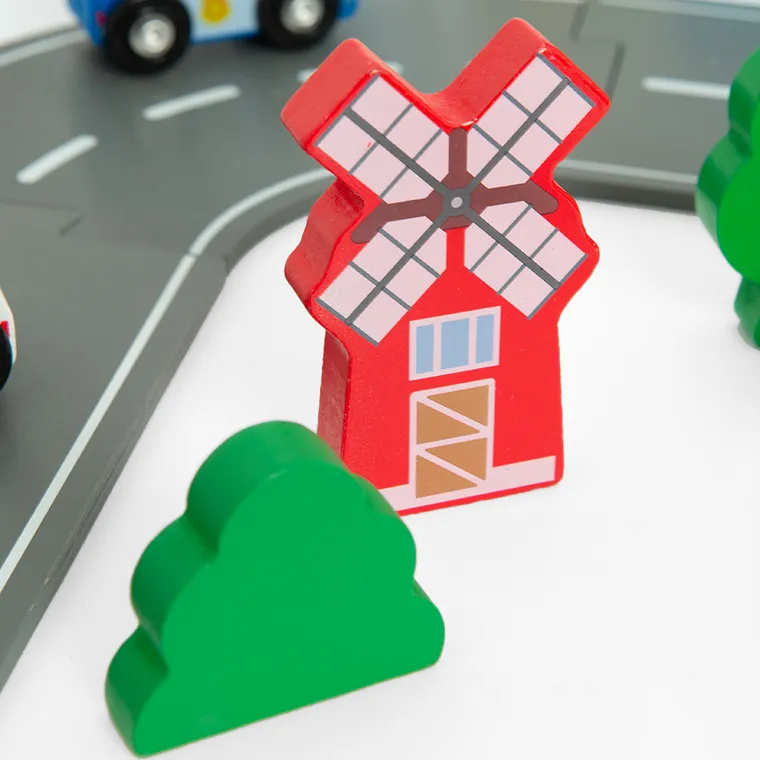 Smiki, Miasto, drewniany tor samochodowy