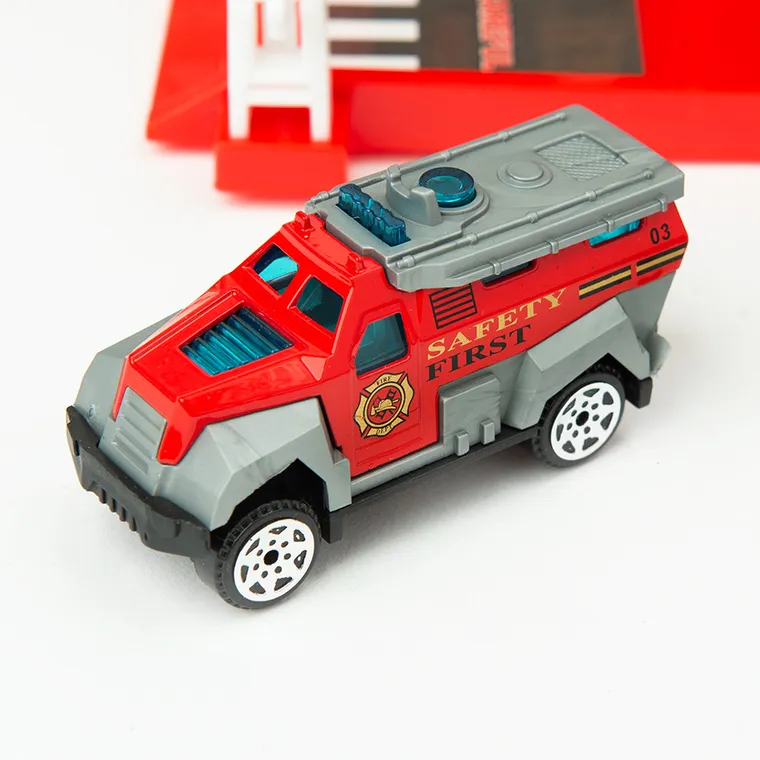 Smiki, Straż pożarna, garaż z pojazdami