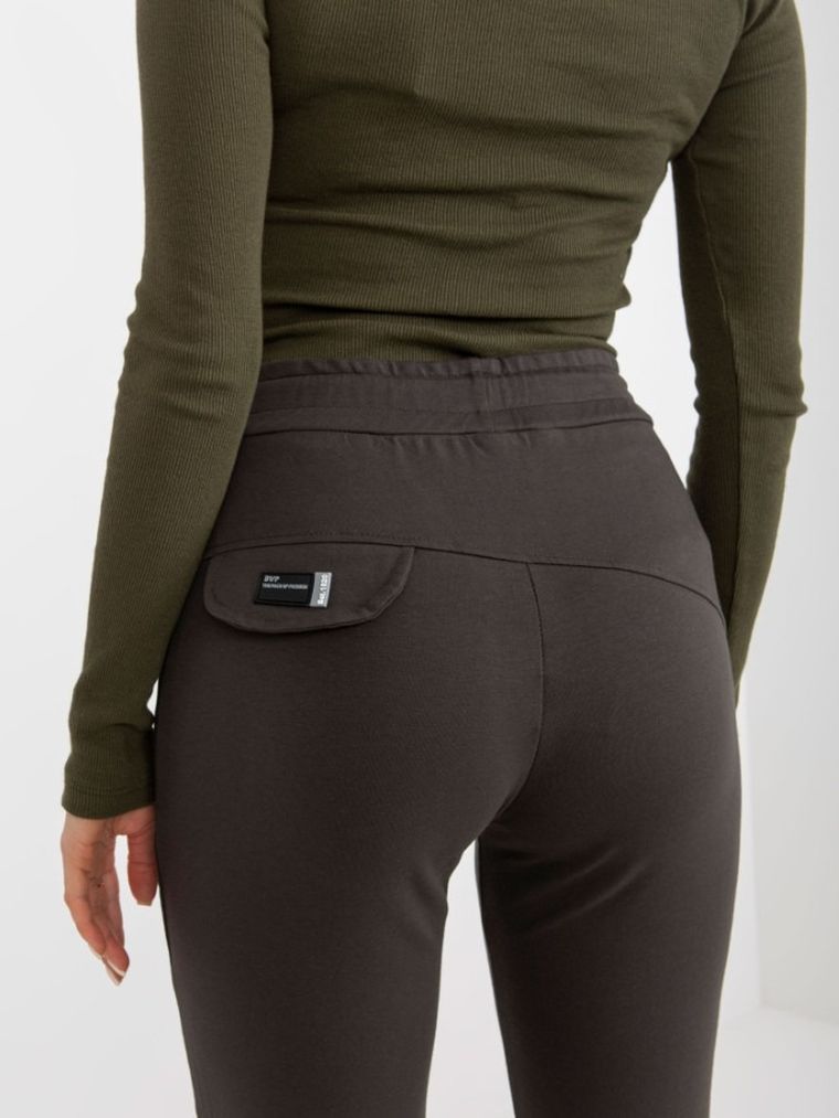 Spodnie dresowe damskie, khaki, Relevance