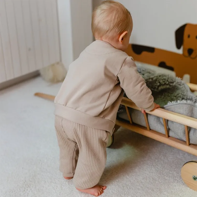 Spodnie ogrodniczki chłopięce, prążkowane, beżowe, Eevi
