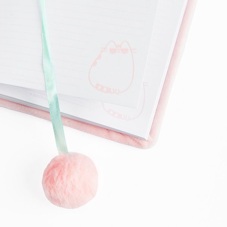 St.Majewski, Pusheen, notes pluszowy, różowy, linia, A5, 1 szt.