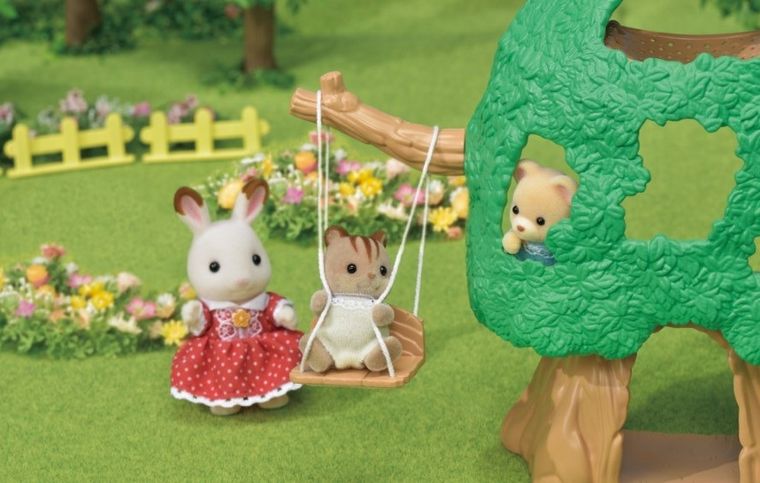Sylvanian Families, przedszkolny domek na drzewie z figurką, 5318