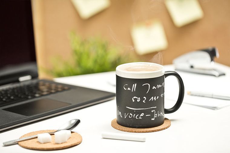 Tablica z kredą, kubek