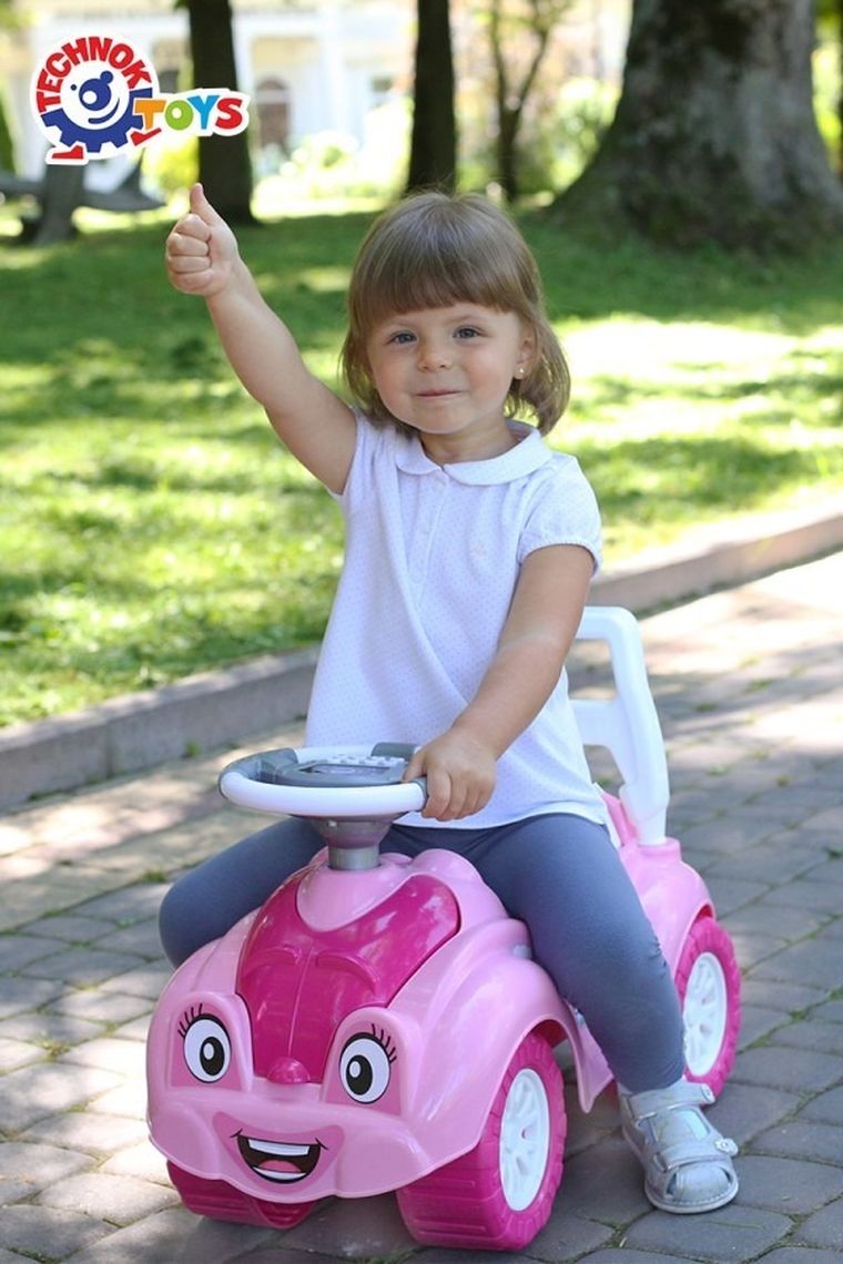 TechnoK, jeździk, samochód, różowy