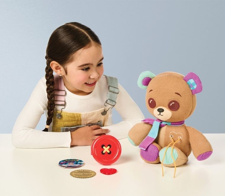 Thready Bear, Miś Guziczek, Miś z magicznymi guzikowymi oczami, maskotka interaktywna