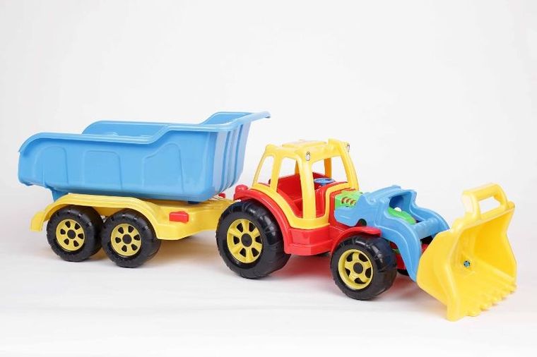 Traktor z ładowarką i przyczepą, pojazd rolniczy