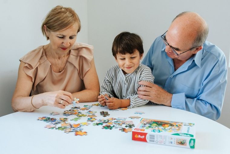 Trefl, Rodzina Treflików, Wspólne czytanie bajek, puzzle, 60 elementów