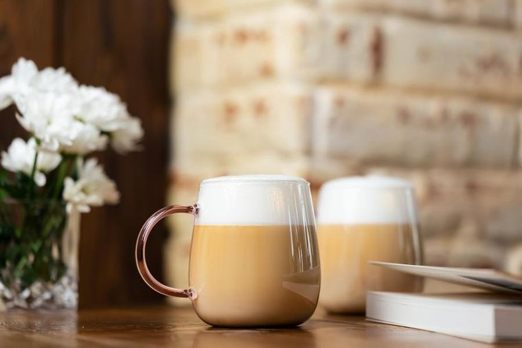 Vialli Design, Bolla, szklanki z uchem, różowe, 400 ml, 2 szt.