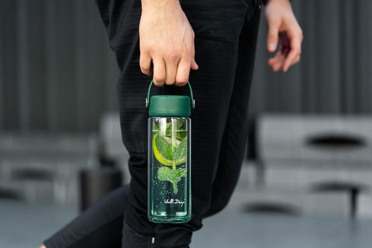 Vialli Design, Fuori, butelka z podwójną ścianką i zaparzaczem, zielona, 350 ml