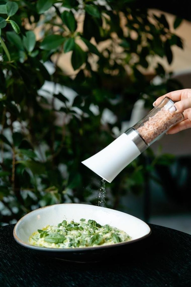 Vialli Design, grawitacyjny młynek do soli i pieprzu, elektryczny, biały, Livio