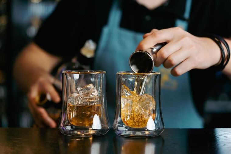 Vialli Design, komplet 2 szklanek niskich z podwójną ścianką Soho, 240 ml