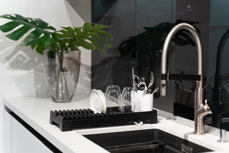 Vialli Design, Livio Duo, ociekacz na naczynia, czarny