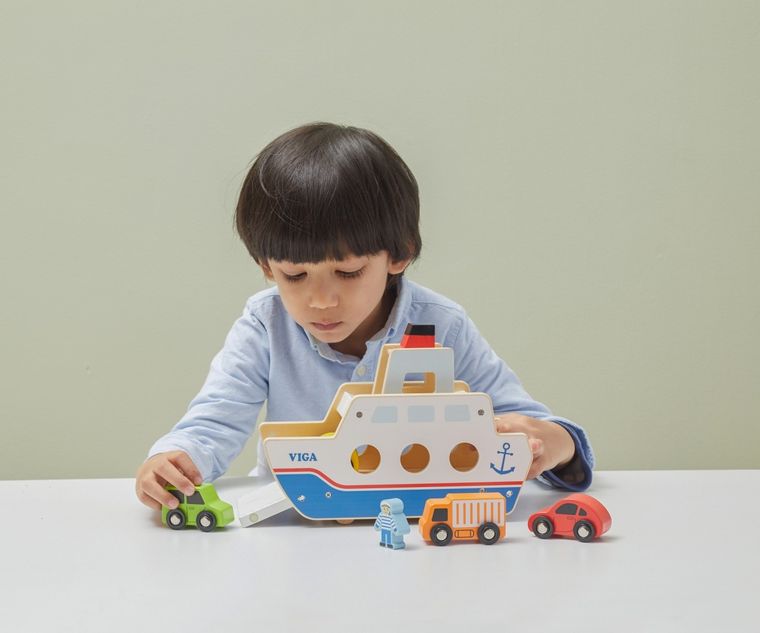 Viga, drewniany prom, transporter samochodowy