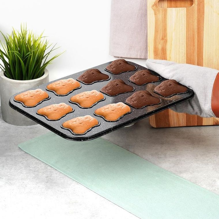 Vilde, forma do ciastek, granitowa, misie, 35-26,5 cm