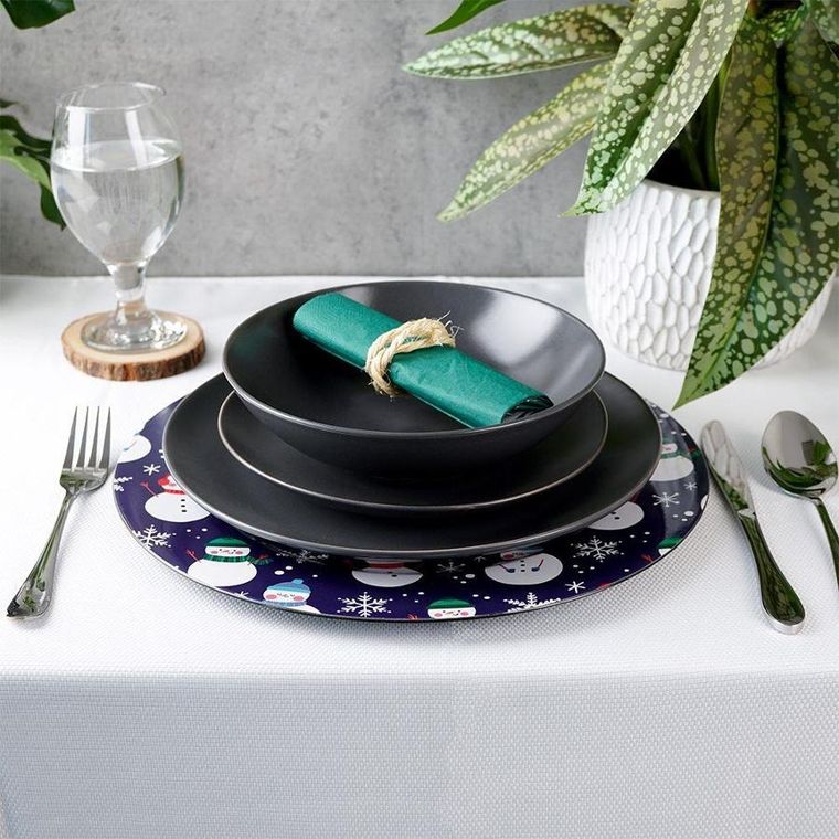 Vilde, podtalerz świąteczny dekoracyjny, granatowa, bałwan, 33 cm