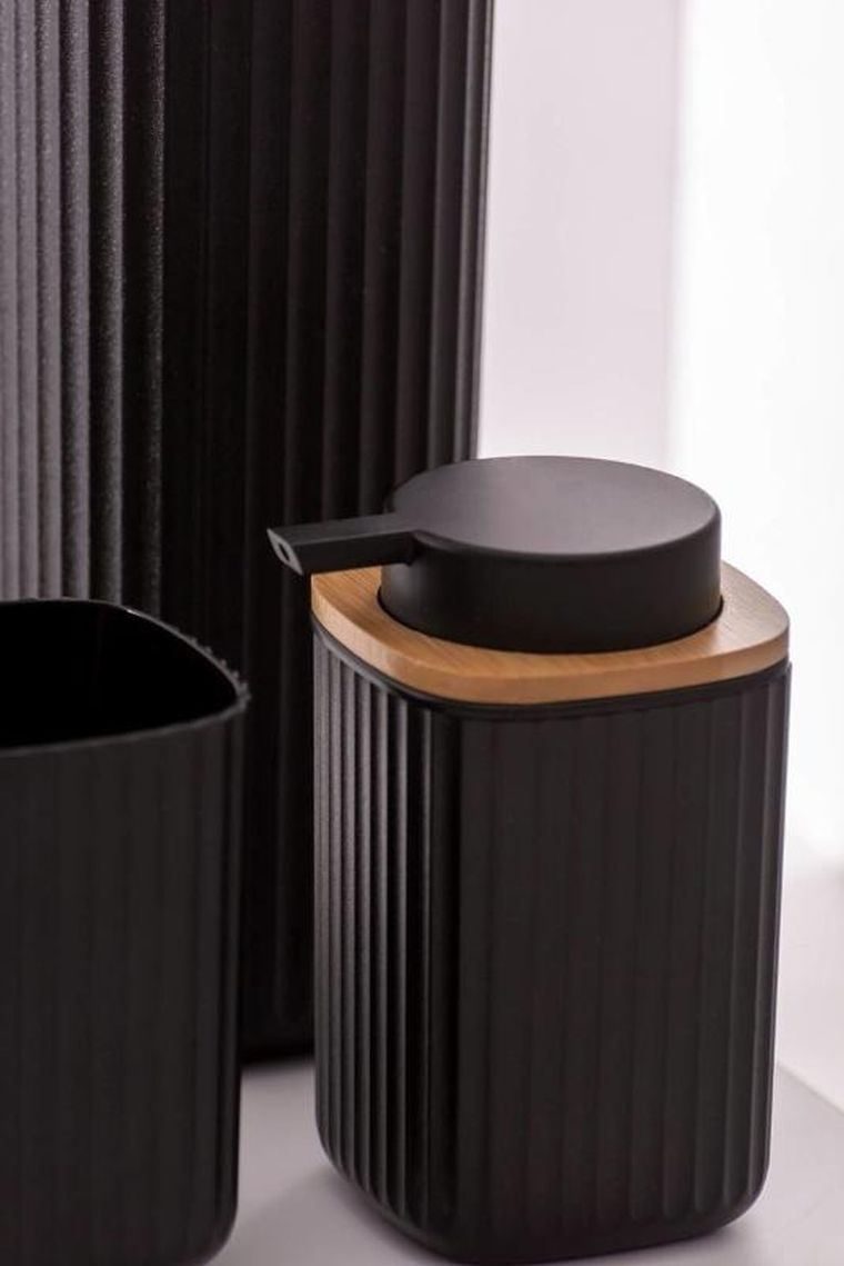 Wenko, dozownik do mydła w płynie, Rotello