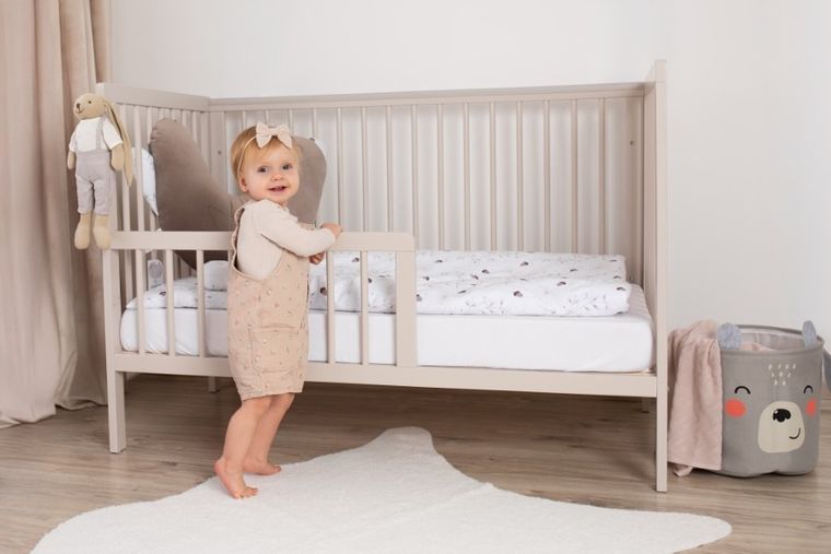 Yoonco, Timio, łóżeczko drewniane z barierką, beżowe, 120-60 cm