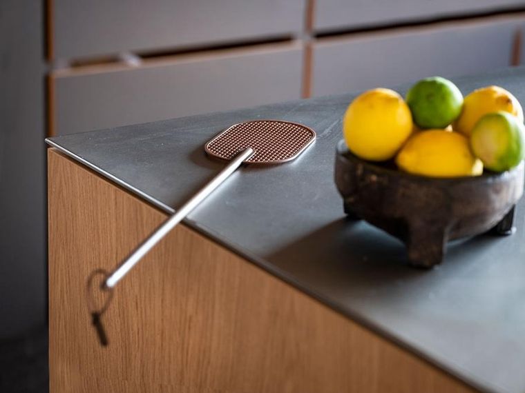 Zone Denmark, Singles, łapka na muchy, Cocoa Brown