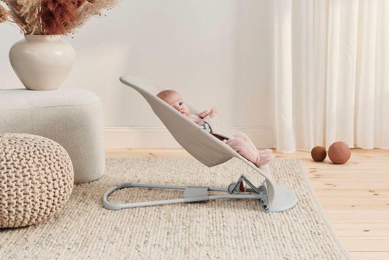 BabyBjörn, Bliss 3D Jersey, leżaczek, jasnobeżowy + Googly Eyes Pastels, zabawka niemowlęca