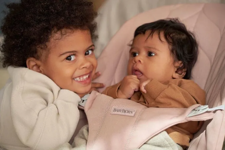 BabyBjörn, Bliss Woven, Petal Quilt, leżaczek, zgaszony róż