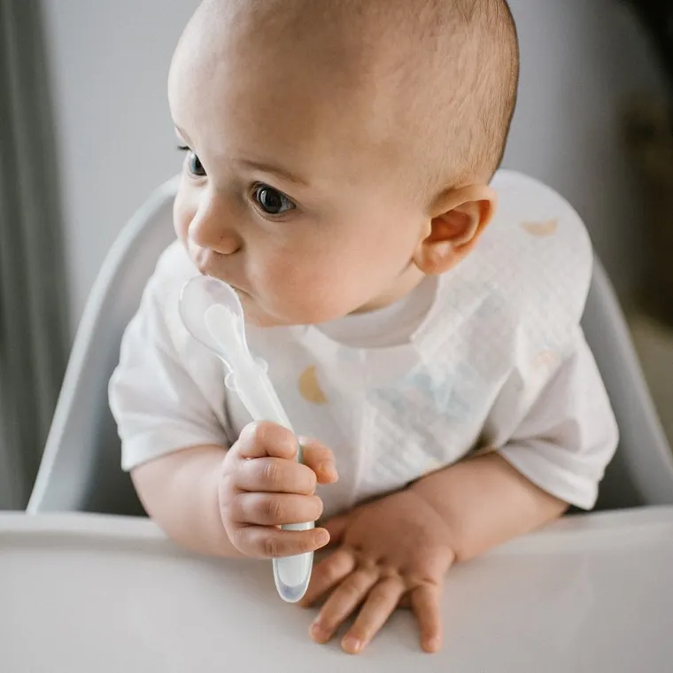 BabyOno, elastyczna silikonowa łyżeczka, zielona