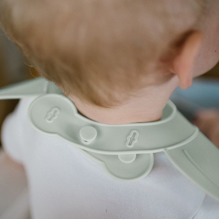 BabyOno, silikonowy śliniak z regulowanym zapięciem, miętowy