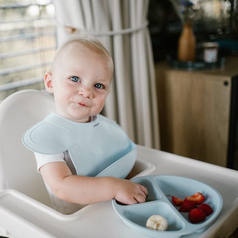 BabyOno, silikonowy śliniak z regulowanym zapięciem, niebieski