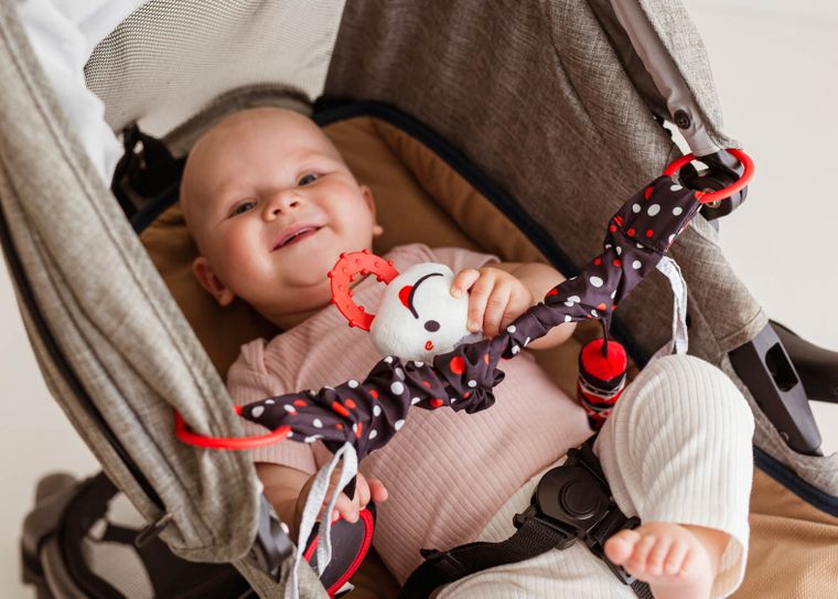 Balibazoo, kontrastowa krowa, zawieszka do wózka