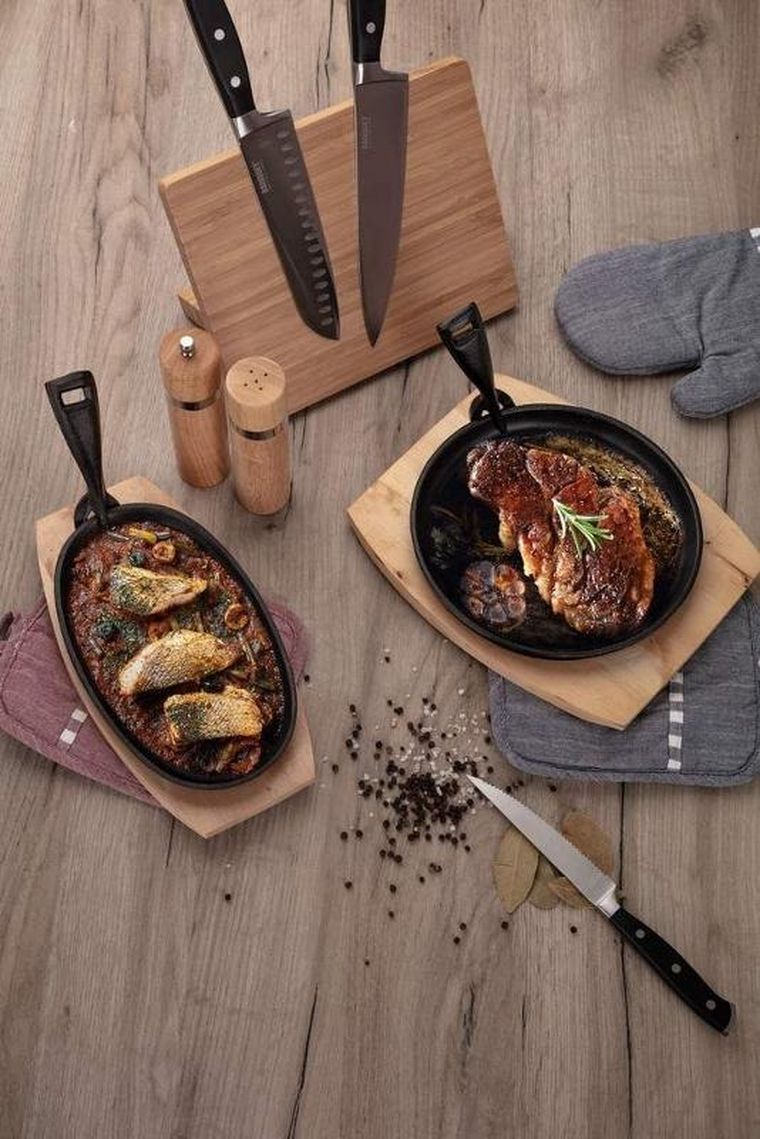 Banquet, Grada, patelnia żeliwna z drewnianą deską, 22 cm