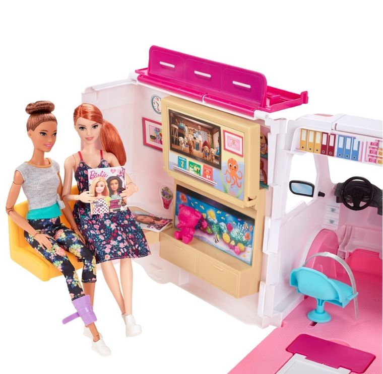 Barbie, Karetka, zestaw do zabawy z dwoma lalkami i akcesoriami