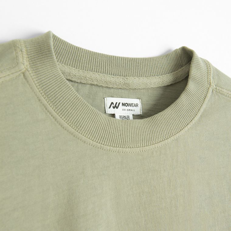 Bawełniany t-shirt o krótszym kroju boxy NOWEAR