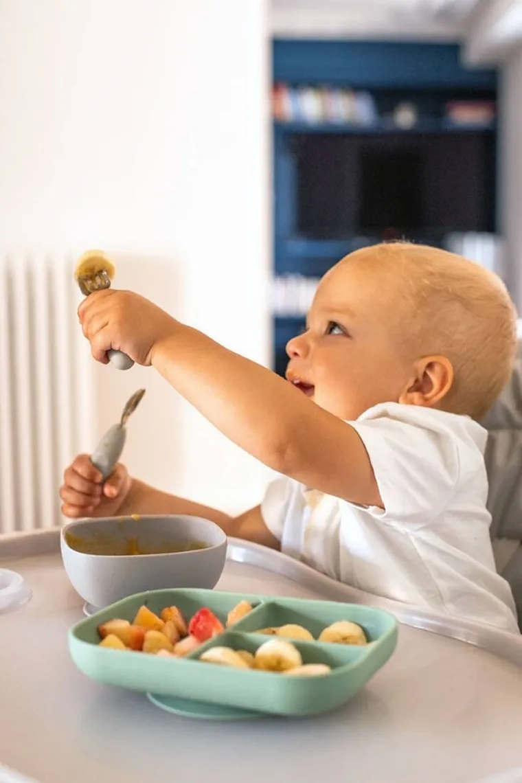 Beaba, zestaw pierwszych sztućców ze stali nierdzewnej, szary