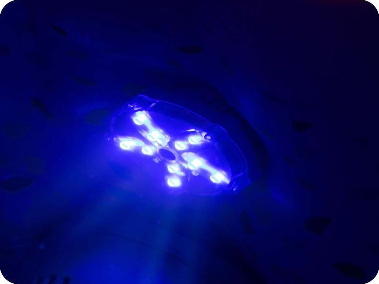 Bestway, lampka LED do jacuzzi, 7 kolorów