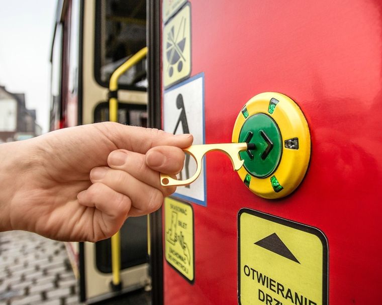 Bezdotykowy dotykacz, złoty