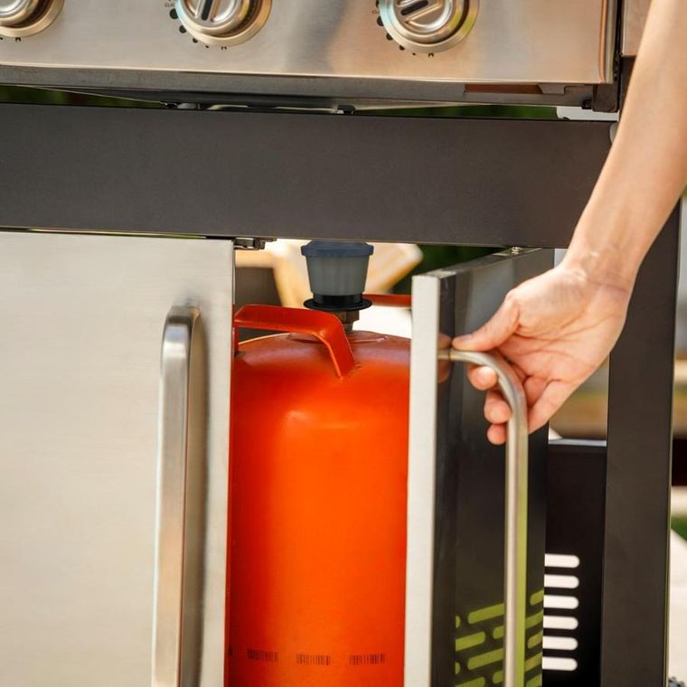 Black&Decker, grill gazowy, BXOG16550E, 4 palniki x 3.6 kW, 1 palnik 2.1 kW