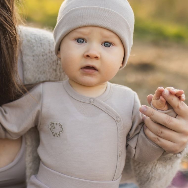 Body dziecięce z długim rękawem, wełna merino, beżowe, Eevi