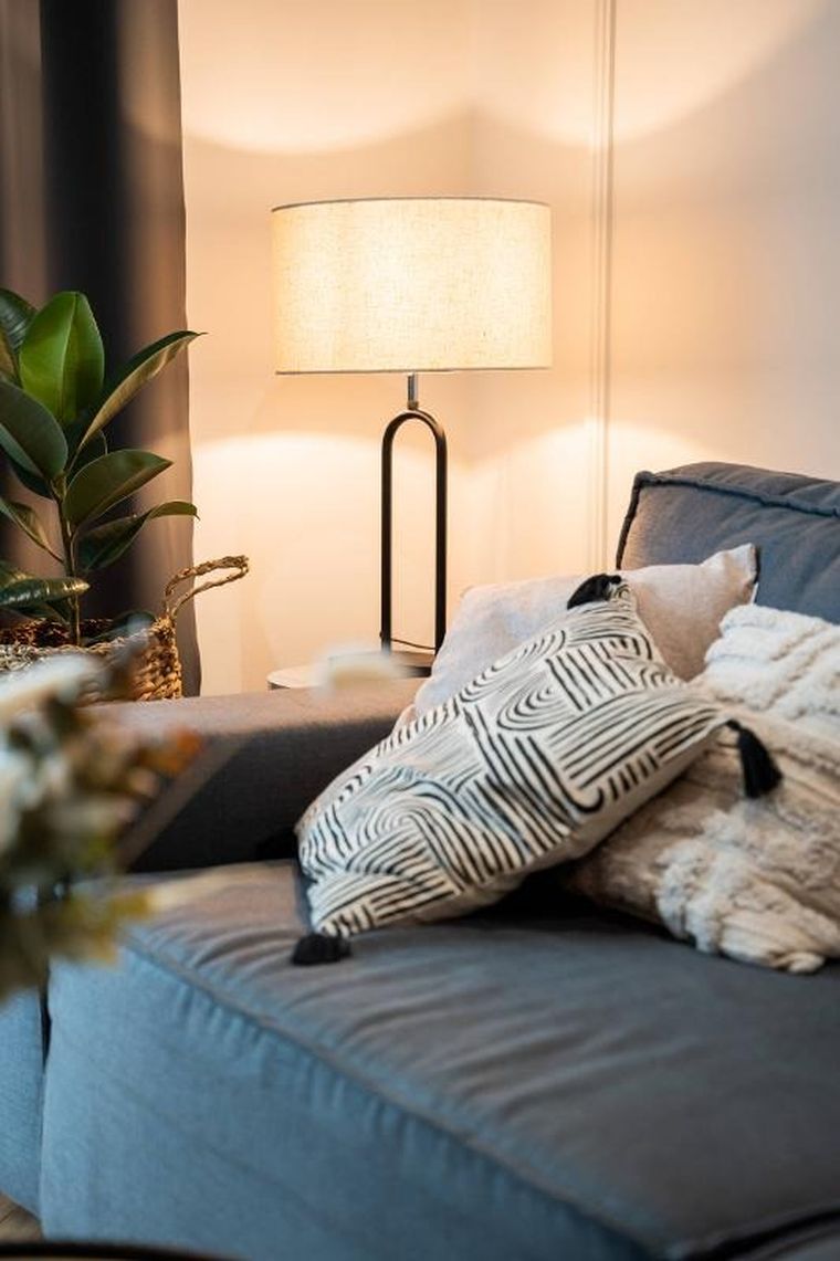 Boltze Home, lampa stołowa Medley, metalowy stelaż, 65 cm