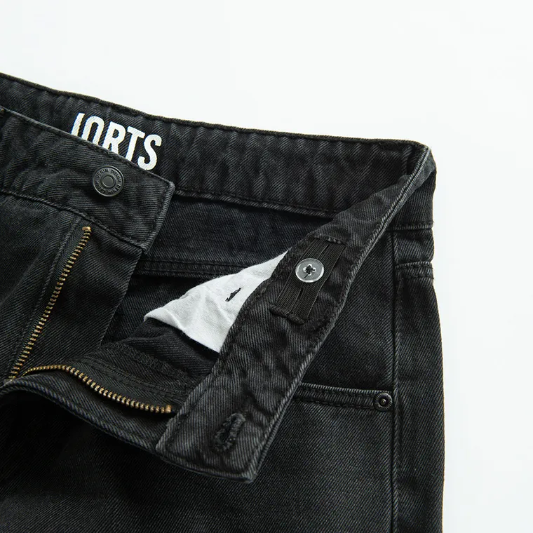 Czarne jeansowe bermudy z regulacją Cool Club