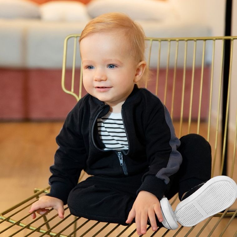 Dres niemowlęcy, czarny, Magic, Eevi