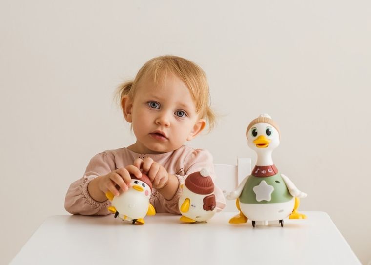 Dumel Discovery, Kaczka Monika z maluchami, zabawka interaktywna