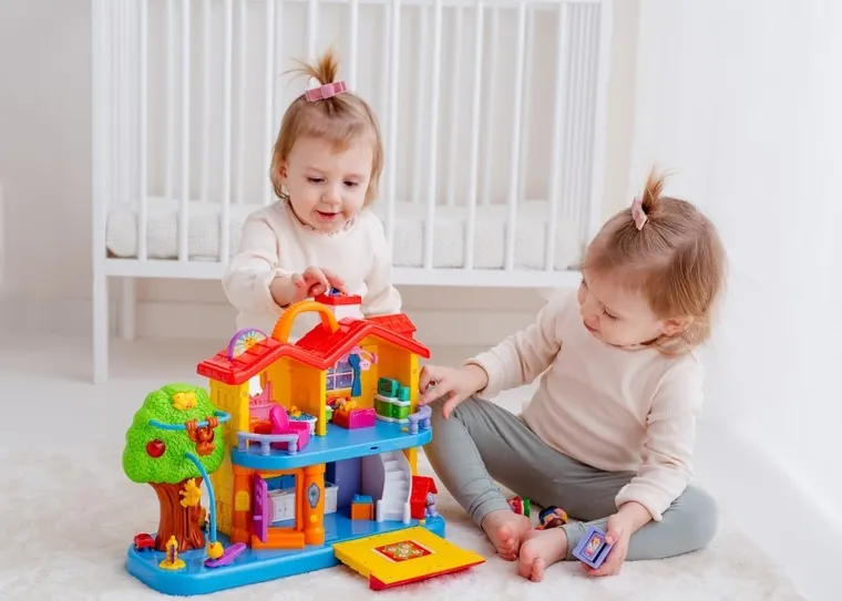 Dumel Discovery, Odkrywczy domek, zabawka interaktywna