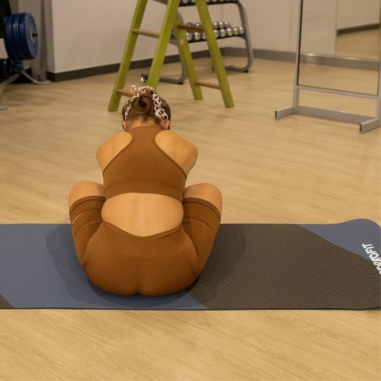 Enero Fit, mata do jogi i fitness, tpe antypoślizgowa, czarno-niebieska