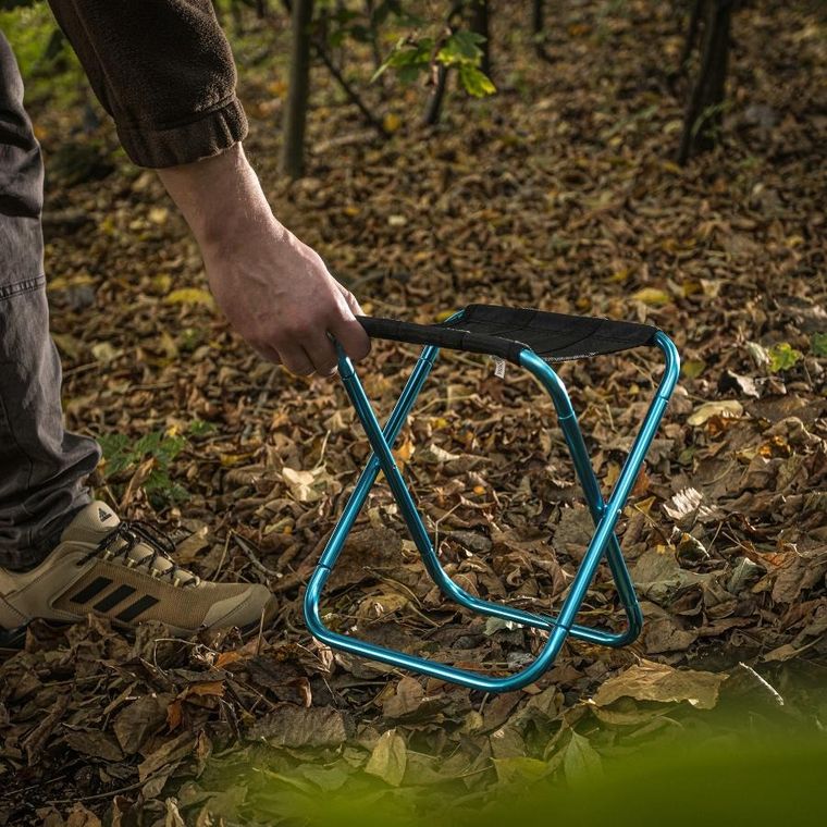 Gadget Master, mini stołek składany, niezbędnik turysty