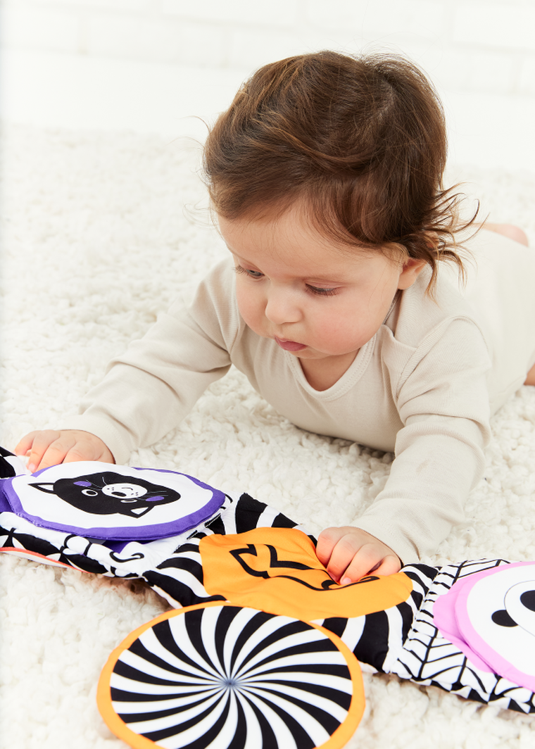 Gagagu, Szelest, książeczka sensoryczna