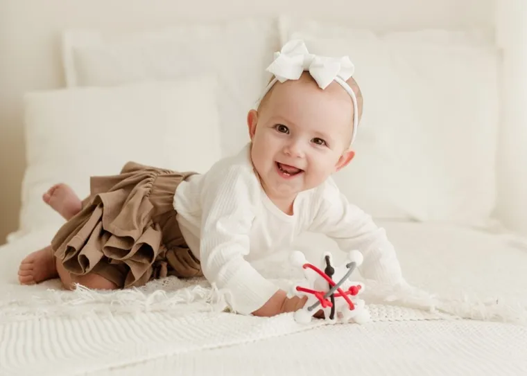 GiliGums, grzechotka kontrastowa, kosmos