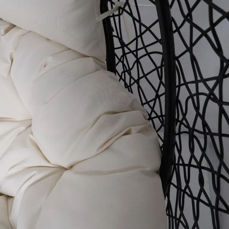 HaloFuture, fotel wiszący, dwuosobowy, kokon, czarny, beżowa poduszka